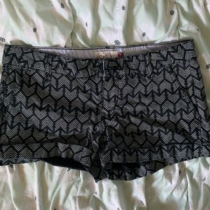arrow shorts